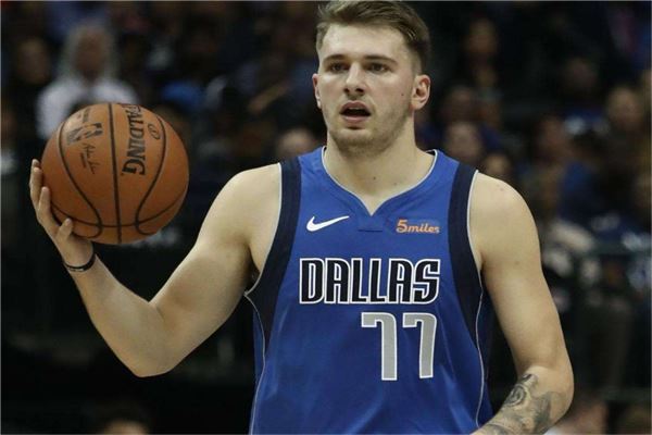 随着夏窗即 随着夏窗即